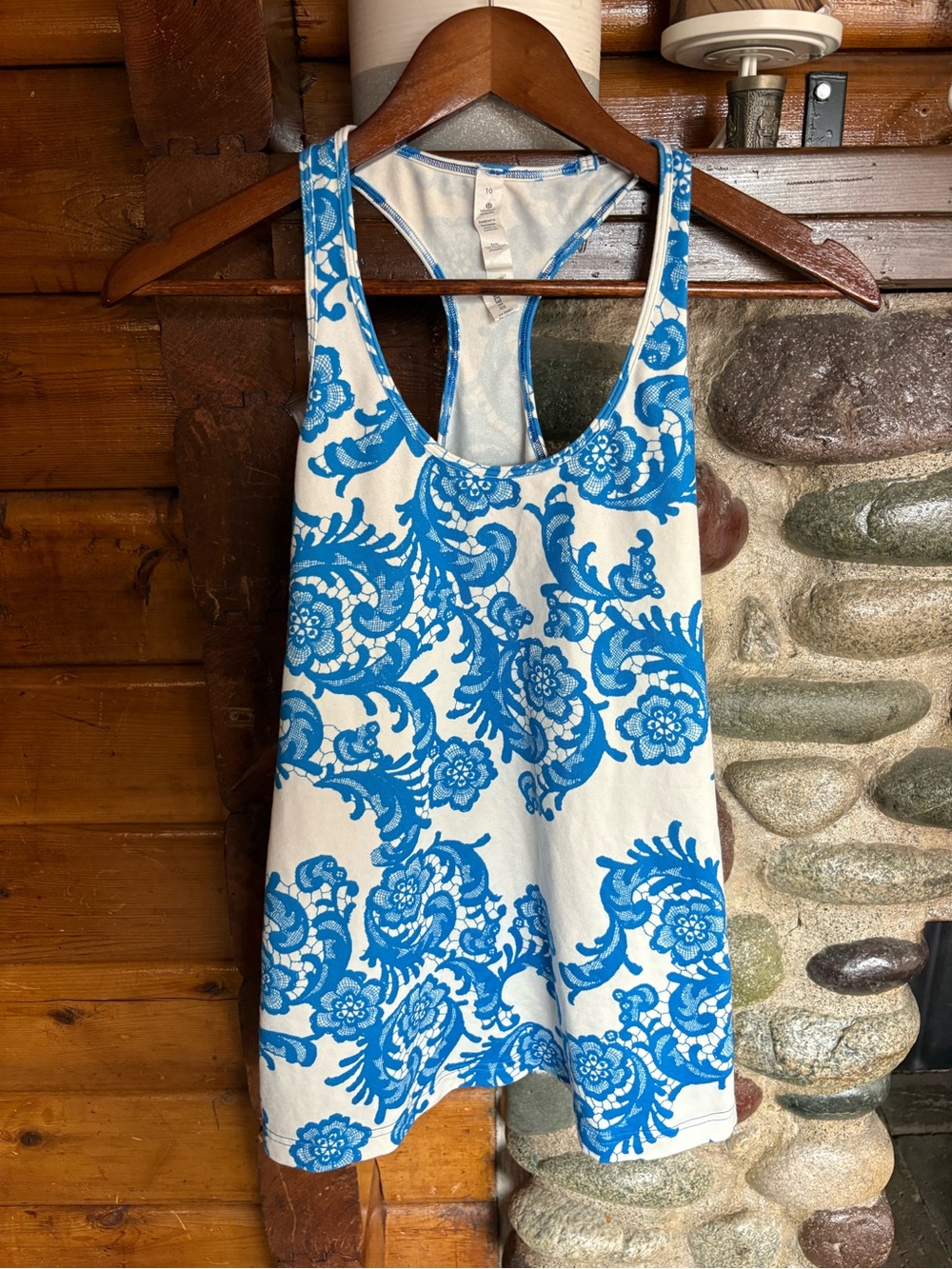 Lululemon Blue White Floral Paisley Racerback Athletic Tank Top Size 10